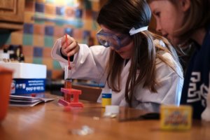 12 Best Chemistry Sets for Teenagers